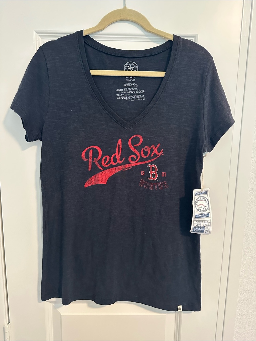 NWT - 47 Brand Navy V-Neck Boston Red Sox Graphic Tee